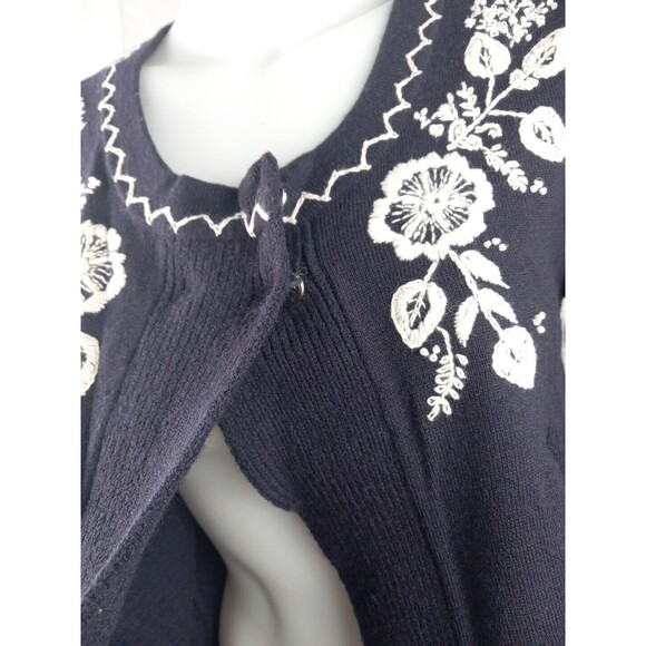 Tiara Womens Blue White Embroidered Knit Cardigan‎ Sweater Size M - Picture 2 of 8